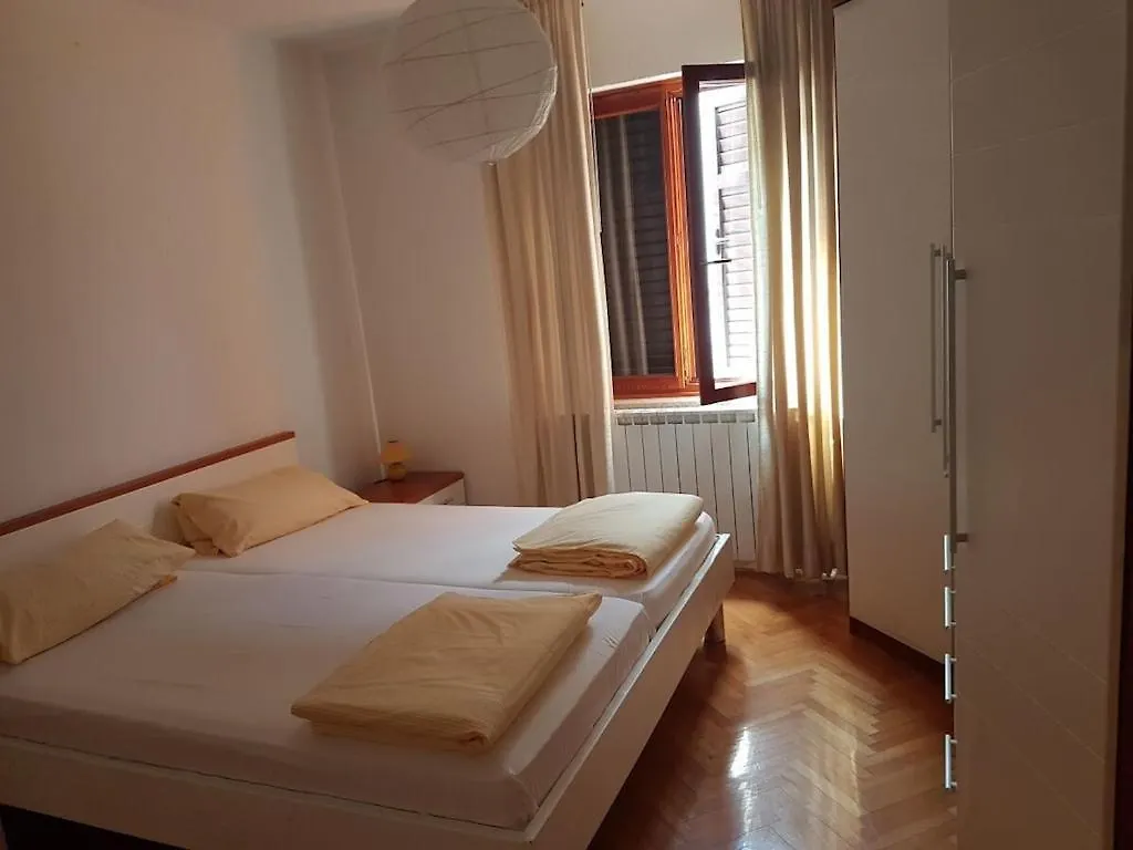 Holiday Apartment In Punat With Swimming Pool Nyaraló